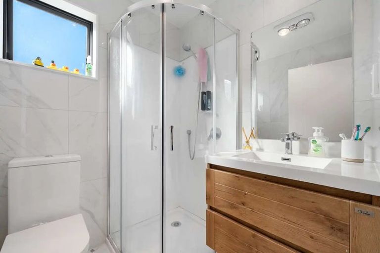 Photo of property in 132 Tiriwa Drive, Massey, Auckland, 0614