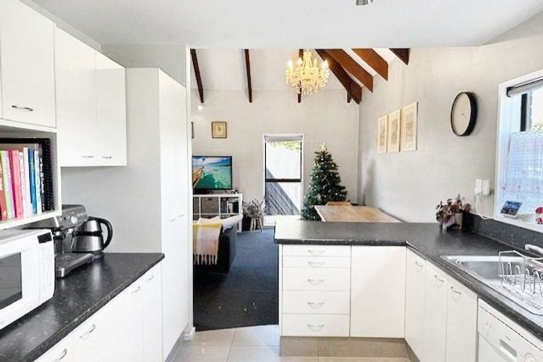 Photo of property in 31a Larch Place, Casebrook, Christchurch, 8051