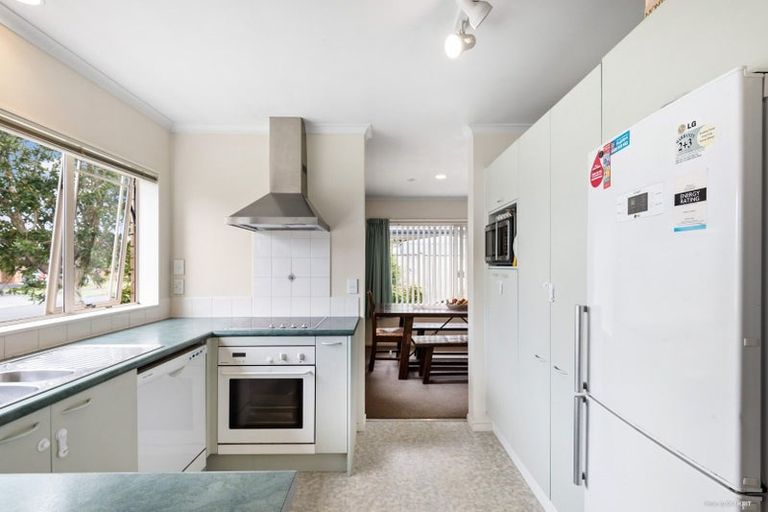 Photo of property in 66 Sandwick Drive, Weymouth, Auckland, 2103