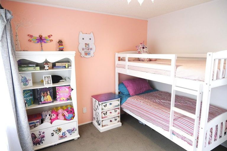 Photo of property in 14 Anna Place, Hilltop, Taupo, 3330