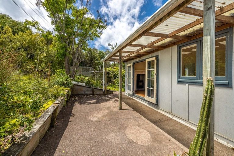 Photo of property in 8 Wellington Road, Surfdale, Waiheke Island, 1081
