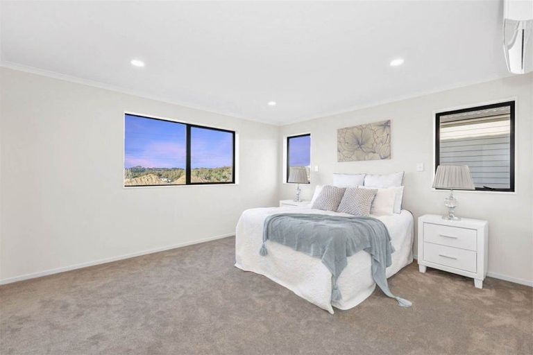 Photo of property in 54 Tir Conaill Avenue, Flat Bush, Auckland, 2019