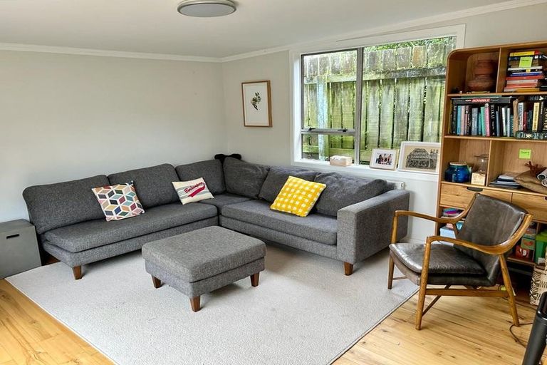 Photo of property in 7 Milton Street, Berhampore, Wellington, 6023