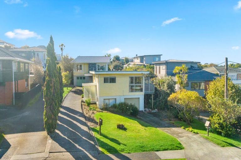 Photo of property in 37 Hastings Road, Mairangi Bay, Auckland, 0630