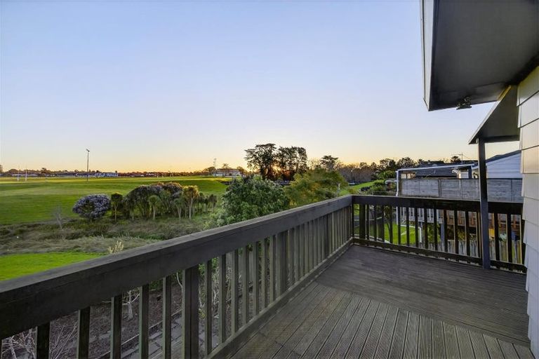 Photo of property in 70 De Quincey Terrace, Highland Park, Auckland, 2010