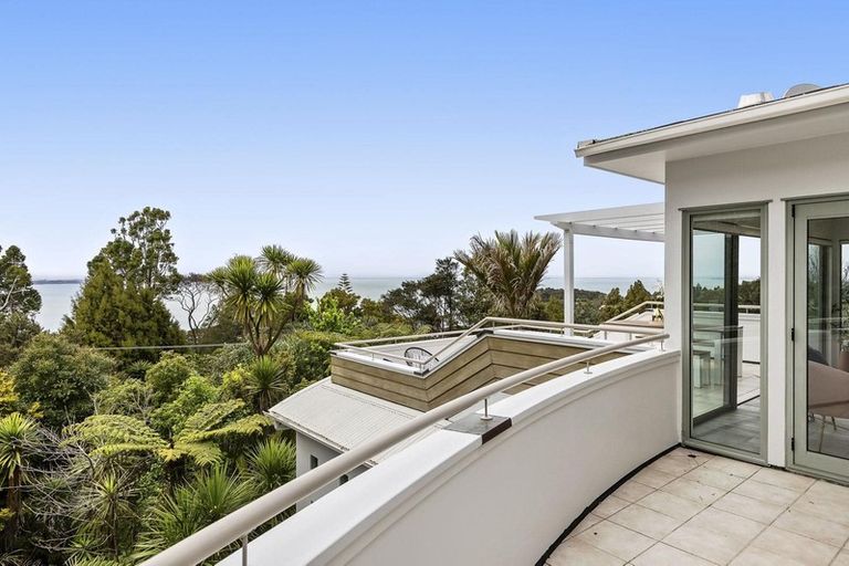 Photo of property in 38 Takahe Road, Titirangi, Auckland, 0604