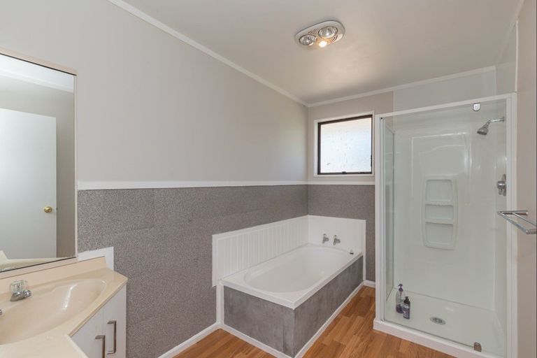 Photo of property in 8 Homewood Avenue, Levin, 5510