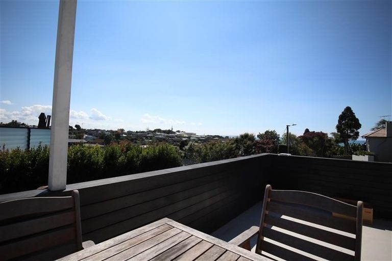 Photo of property in 8 Taumata Road, Castor Bay, Auckland, 0620