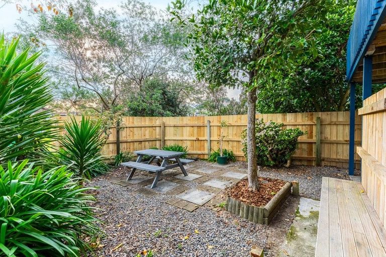 Photo of property in 8 Trig Hill Terrace, Waikanae Beach, Waikanae, 5036