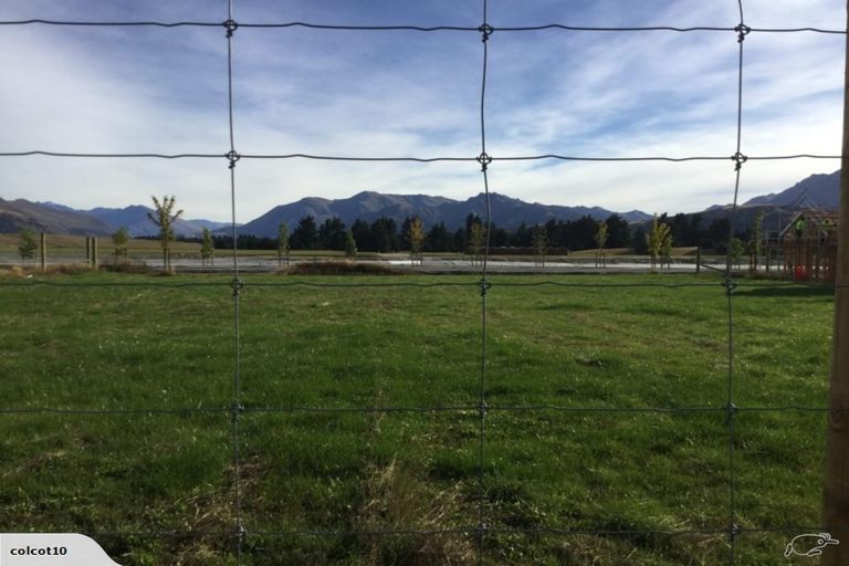 Photo of property in 16 Obelisk Street, Wanaka, 9305