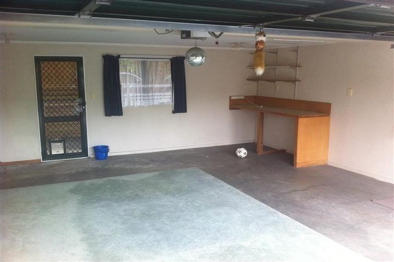 Photo of property in 112b Triangle Road, Massey, Auckland, 0614