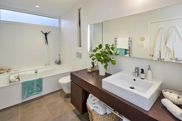 Photo of property in 102 Heke Street, Ngaio, Wellington, 6035