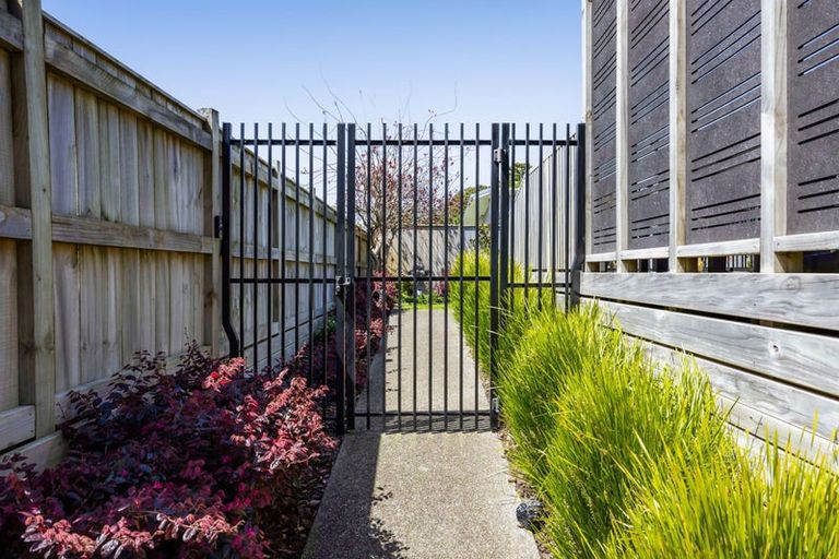 Photo of property in 24f Maire Street, Inglewood, 4330