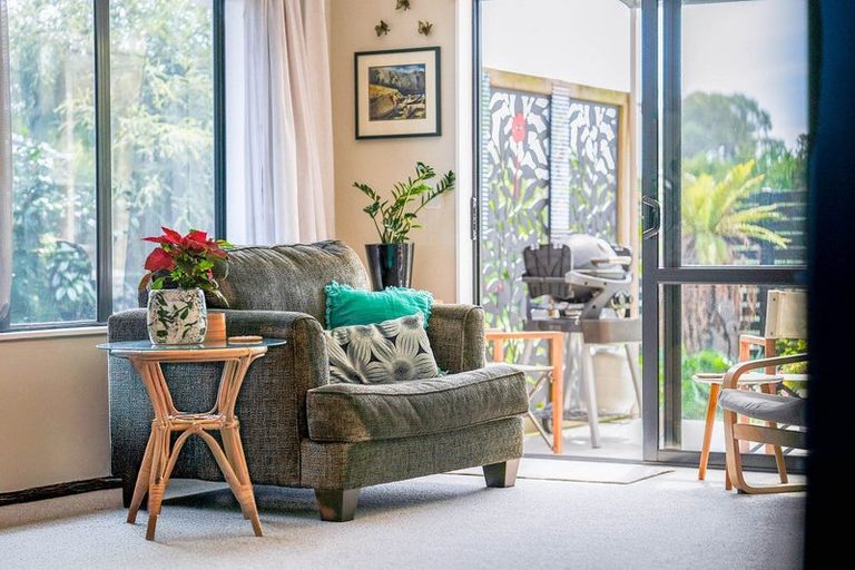 Photo of property in 23 Harry Shaw Way, Raumati South, Paraparaumu, 5032