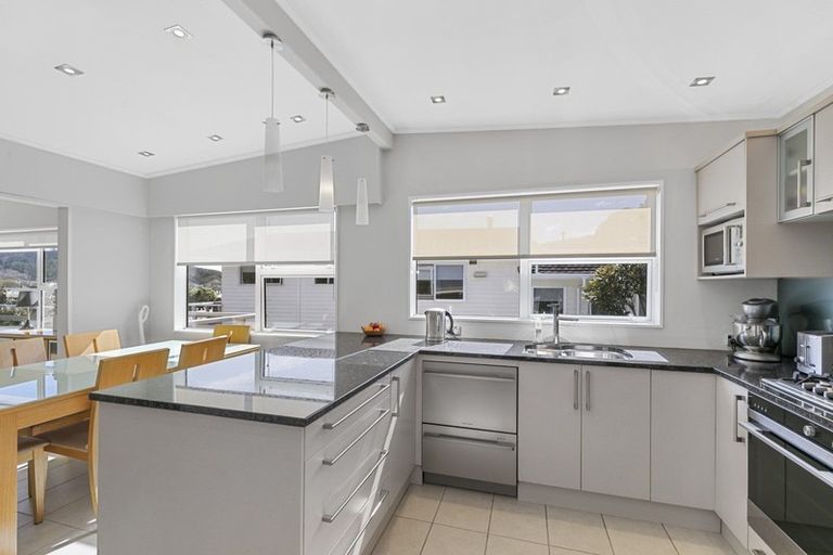 Photo of property in 26 Holland Street, Wainuiomata, Lower Hutt, 5014