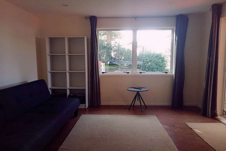 Photo of property in 2/58 Cliff Road, Torbay, Auckland, 0630