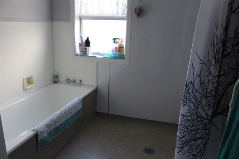 Photo of property in 12 Lilian Street, Te Kamo, Whangarei, 0112