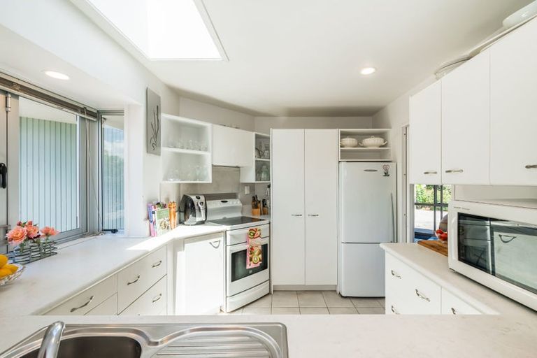 Photo of property in 20 Freyberg Crescent, Waikanae Beach, Waikanae, 5036