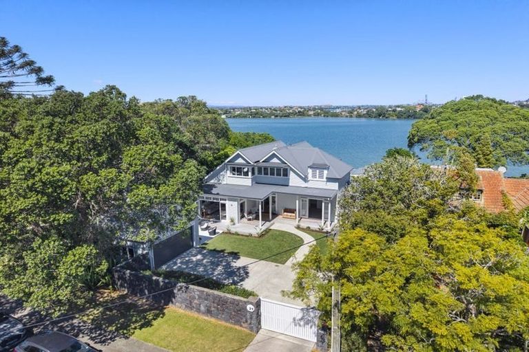 Photo of property in 21 Norwood Road, Bayswater, Auckland, 0622