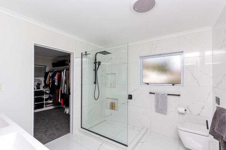 Photo of property in 76 Branch Road, Highlands Park, New Plymouth, 4312