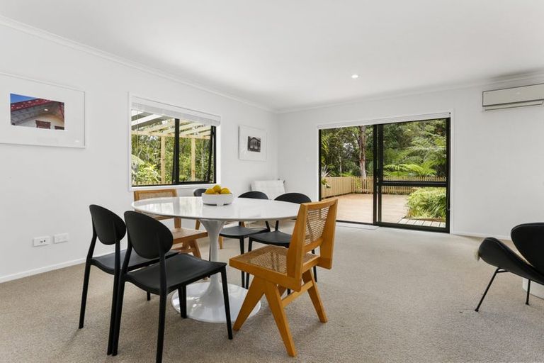 Photo of property in 228 Mountain Road, Henderson Valley, Auckland, 0612