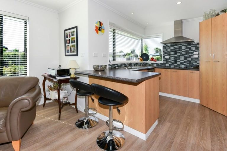 Photo of property in 5 Perrin Place, Darfield, 7510