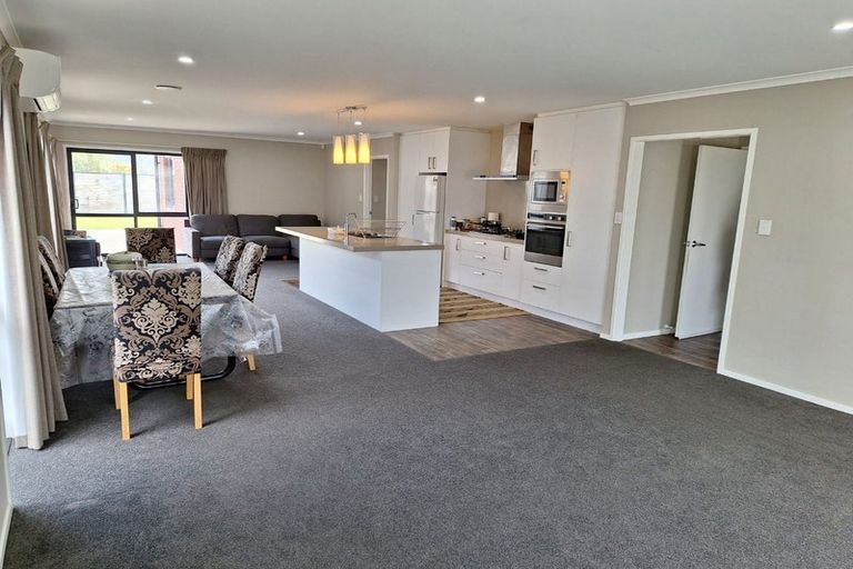 Photo of property in 44 Te Kaeaea Crescent, Wallaceville, Upper Hutt, 5018