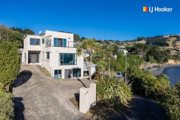 Photo of property in 4 Bewley Avenue, Macandrew Bay, Dunedin, 9014