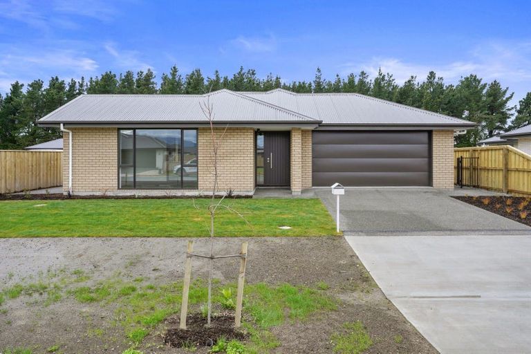 Photo of property in 71 Hilton Drive, Amberley, 7410