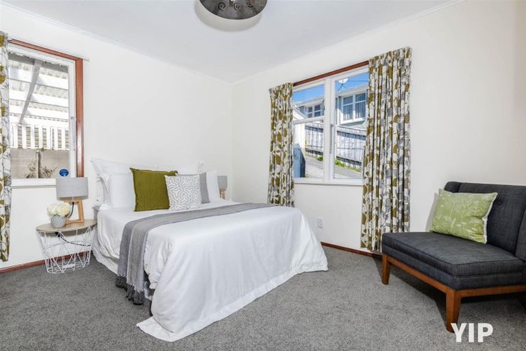 Photo of property in 102 Helston Road, Paparangi, Wellington, 6037