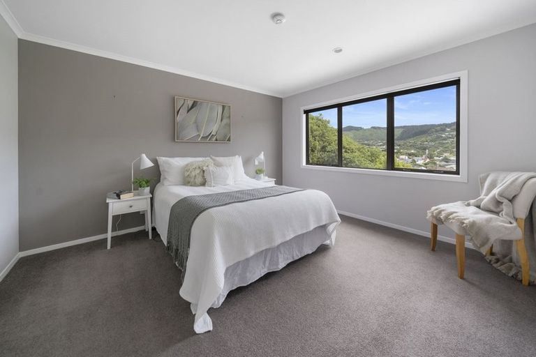 Photo of property in 19 Court Road, Tawa, Wellington, 5028