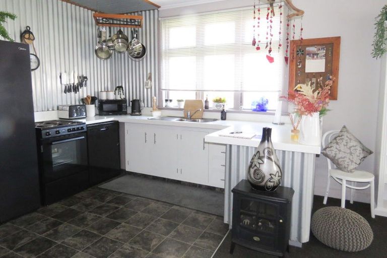 Photo of property in 15 Grey Road, Reefton, 7830