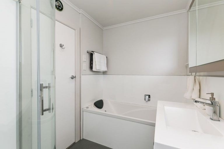 Photo of property in 44 Mark Avenue, Paparangi, Wellington, 6037