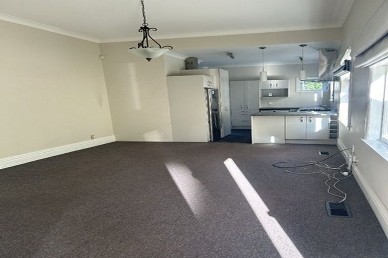 Photo of property in 17 George Street, Thorndon, Wellington, 6011