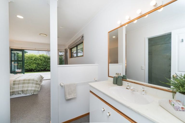 Photo of property in 86 Pahiatua Street, Hokowhitu, Palmerston North, 4410
