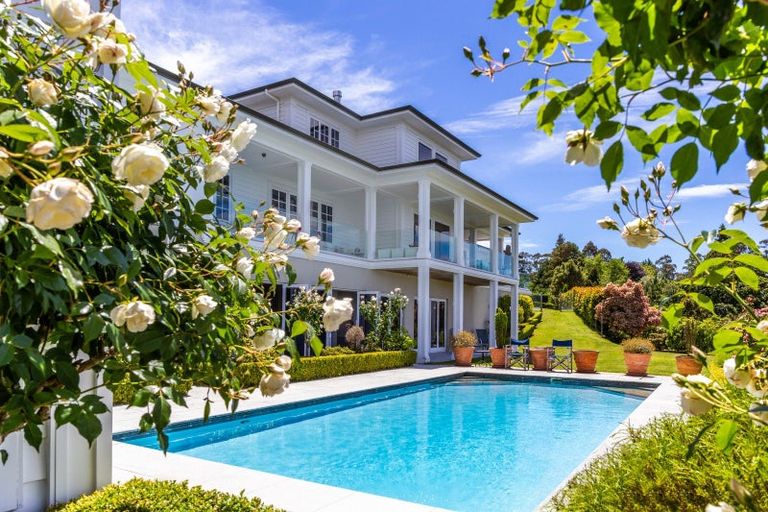 Photo of property in 423 Gillespie Place, Acacia Bay, Taupo, 3385