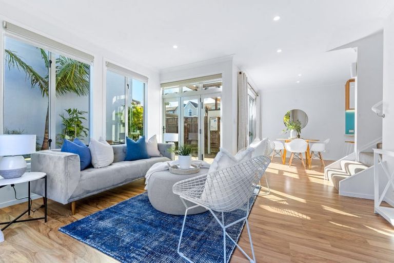 Photo of property in 11f Clearwater Cove, West Harbour, Auckland, 0618