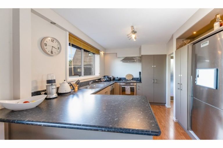 Photo of property in 523 Marine Parade, South New Brighton, Christchurch, 8062