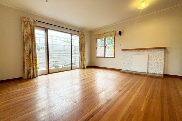 Photo of property in 13 Toenga Road, Pukerua Bay, 5026