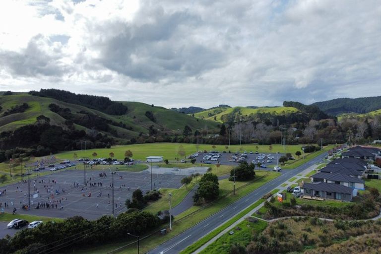 Photo of property in 2 Mahi Road, Helensville, 0800