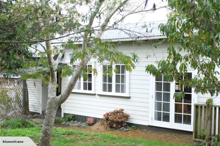 Photo of property in 11 James Street, Raglan, 3225