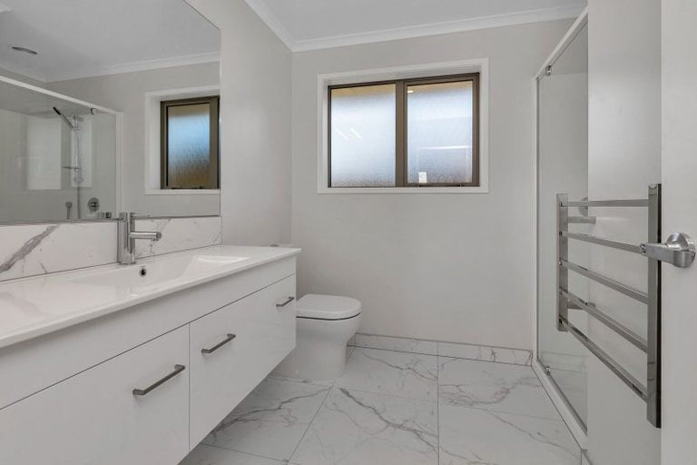 Photo of property in 9 Kapiakauri Road, One Tree Point, 0118