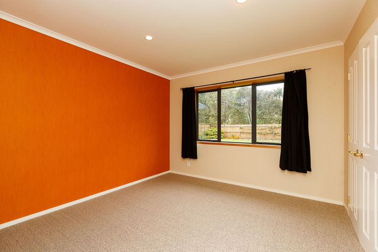 Photo of property in 46 Turitea Road, Fitzherbert, Palmerston North, 4472