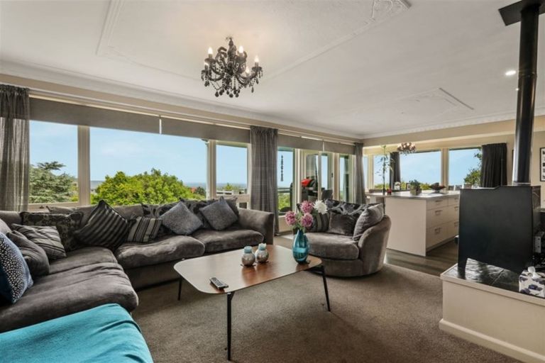 Photo of property in 13 Madeley Road, Mount Pleasant, Christchurch, 8081