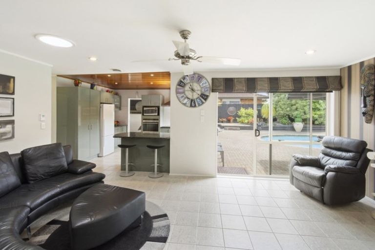 Photo of property in 7 Chippewa Place, Conifer Grove, Takanini, 2112