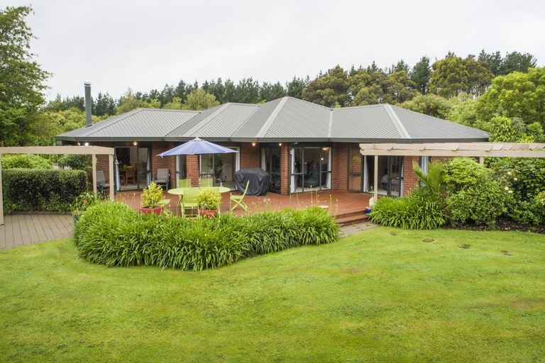 Photo of property in 234 Polson Hill Drive, Aokautere, Palmerston North, 4471