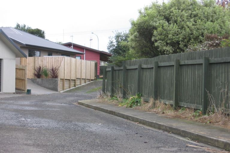 Photo of property in 126 Hillcrest Drive, Kelvin Grove, Palmerston North, 4414