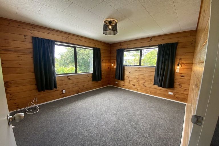 Photo of property in 27a Holiday Road, Stanmore Bay, Whangaparaoa, 0932