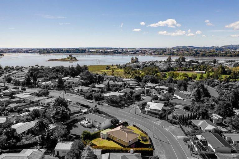 Photo of property in 72 Kingswood Road, Brookfield, Tauranga, 3110