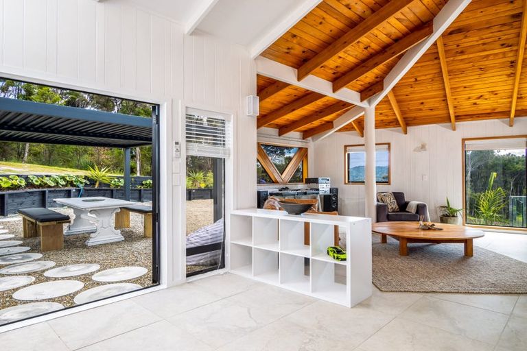 Photo of property in 77 Te Wahapu Road, Russell, 0272